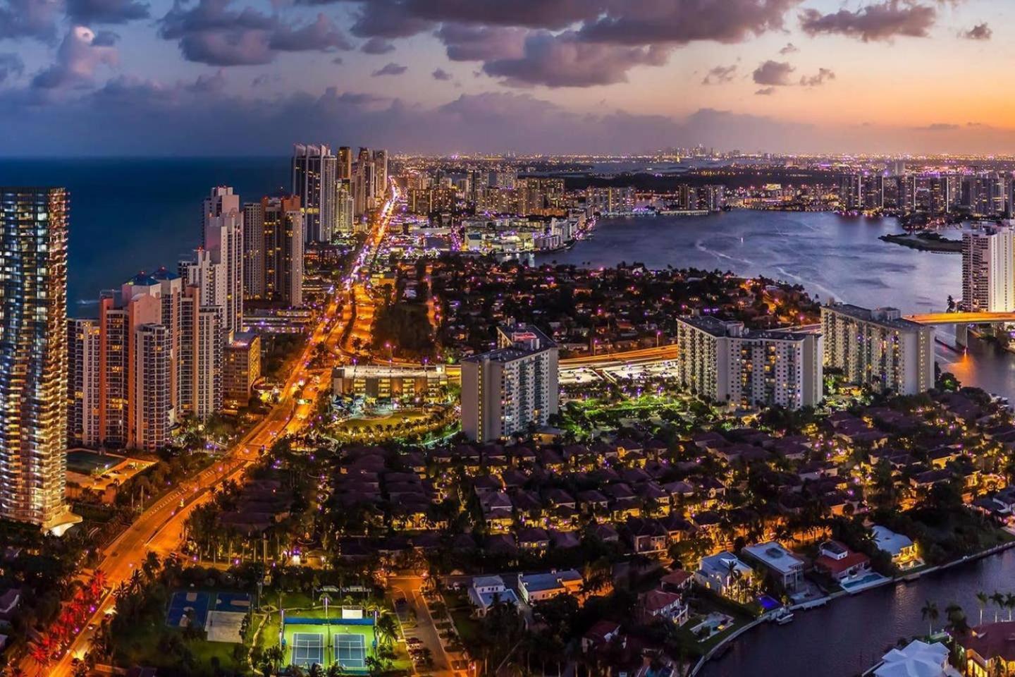 The Freedom House • Urban Oasis • Eclectic Retreat Fort Lauderdale Exterior foto
